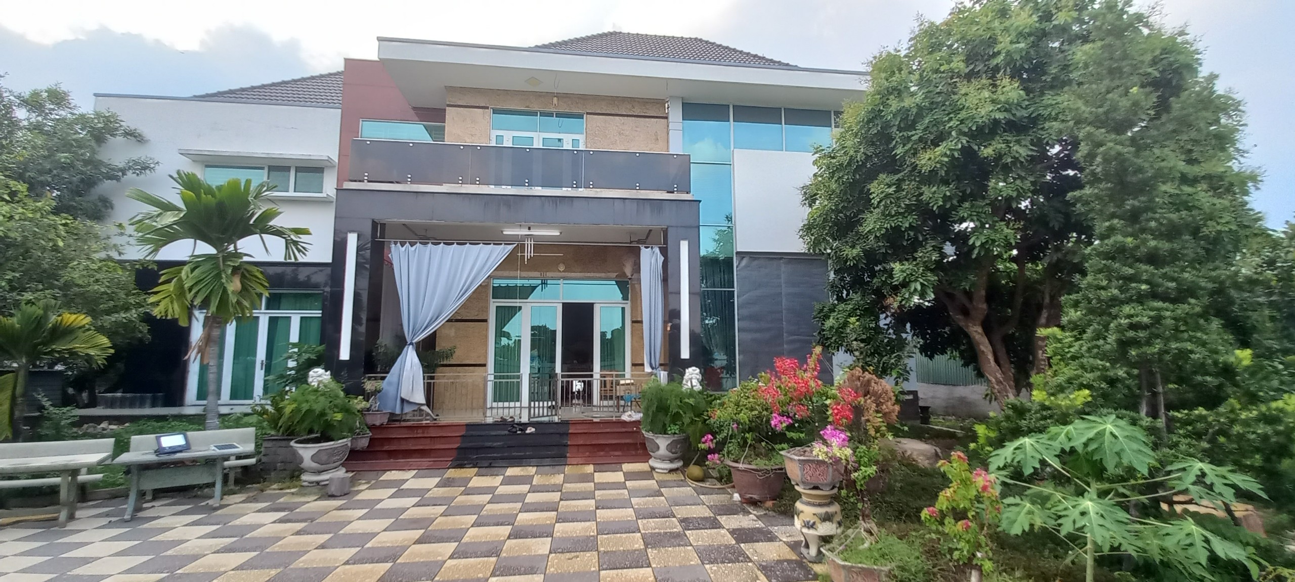 GIÁ QUÁ RẺ .CHỈ 8TR CHO 1 M2 ĐẤT TẠI TT TP.THUẬN AN TỈNH BÌNH DƯƠNG.NHANH TAY CÓ NGAY 1 CĂN BIỆT THỰ NHÀ VƯỜN SIÊU