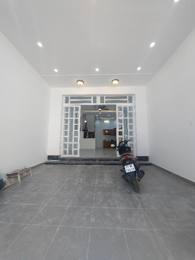 NHÀ PHỐ 3 TẦNG - HẺM XE HƠI THÔNG - 62M2 - NGANG 5M BỀ THẾ - CHỈ 4.9 TỶ,