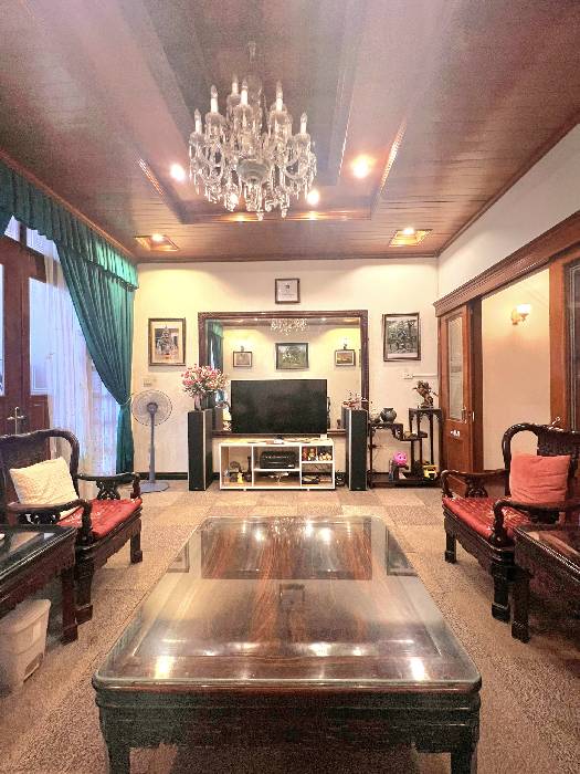 Bán 100m2 nhà phố Tạ Quang Bửu Hai Bà Hà nội nhỉnh 20 tỷ.