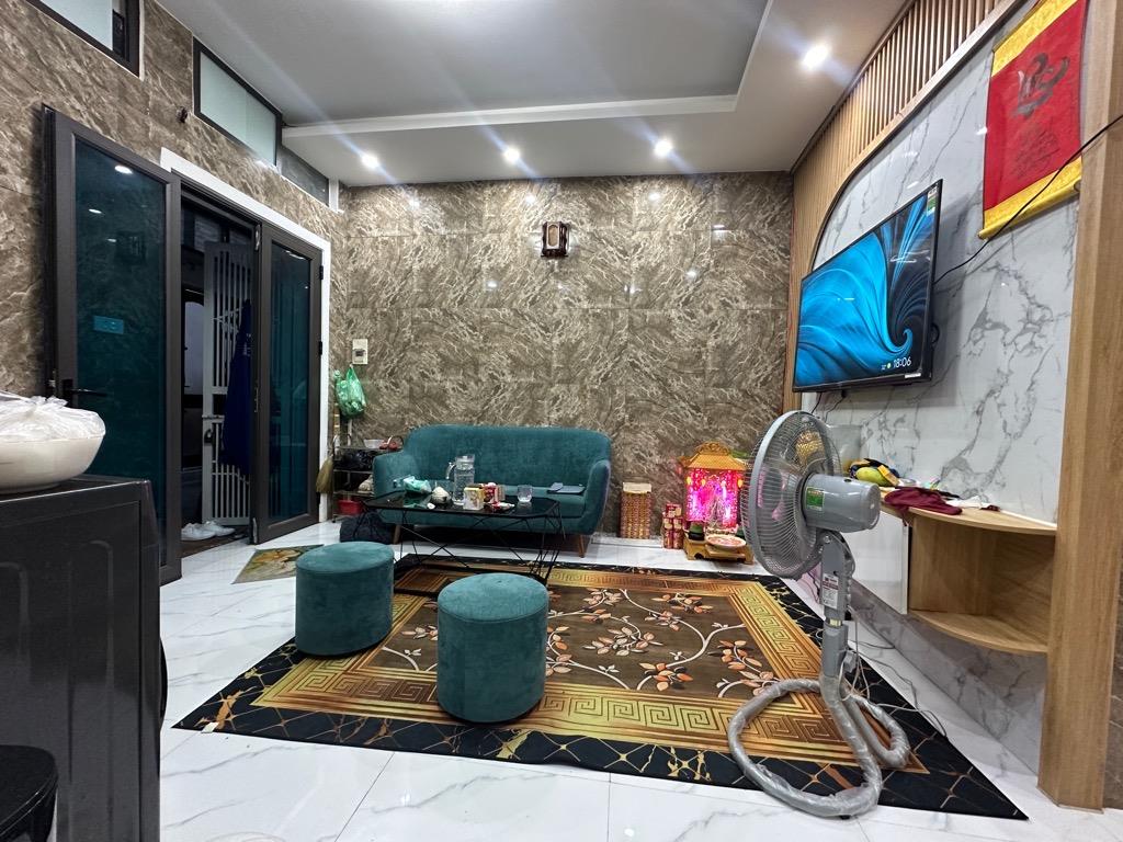 Bán nhà Nguyễn văn Cừ, Ngọc Lâm, 70m, 7 tầng, 2 thoáng, hót Hiếm.