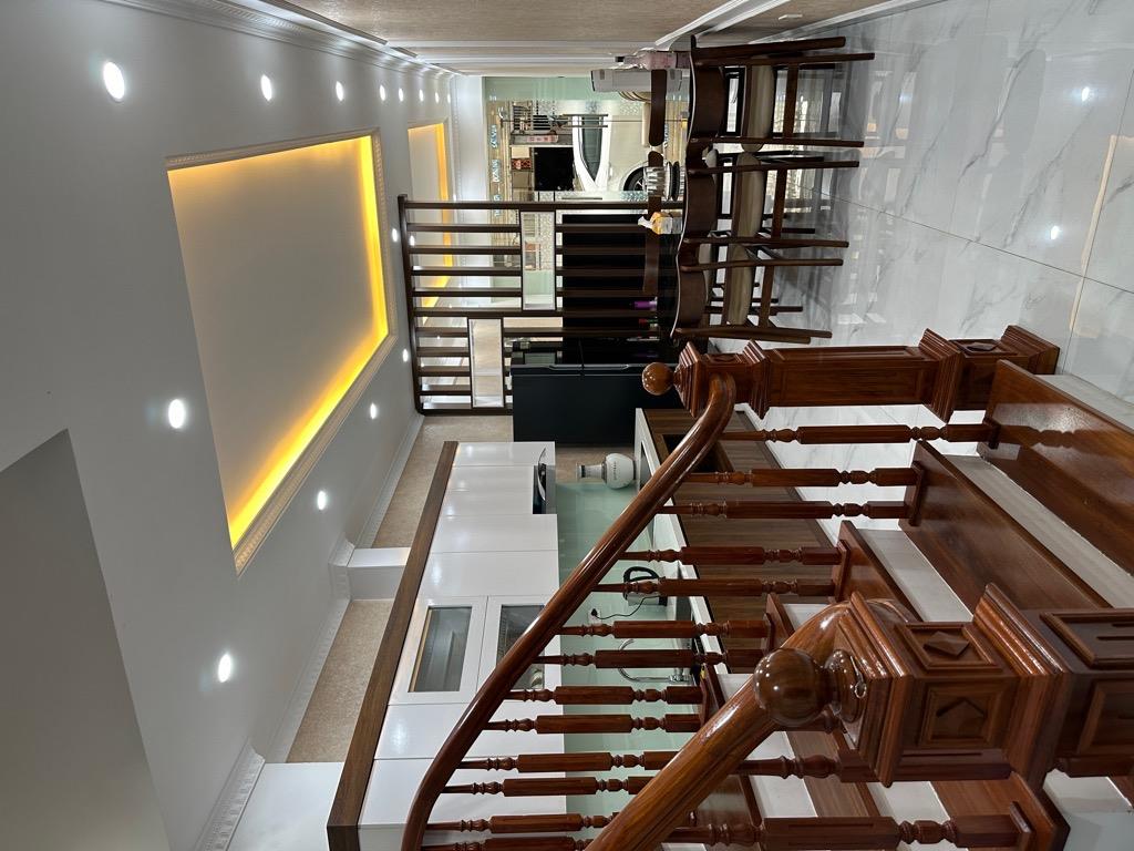 Bán nhà Ngọc Lâm, Long Biên, 54m, 6 tầng, THANG MÁY.