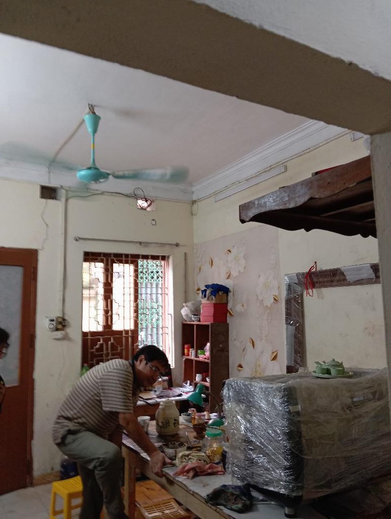 Hiếm- Mặt ngõ Đội Cấn- Kinh doanh-Ngõ thông- Sổ đỏ vuông-Mặt tiền 4m- 2.9 tỷ