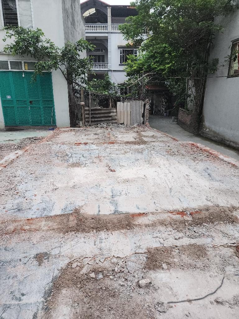 Bán đất ngõ 92 Thượng Thanh 42m x 4,2m, oto đỗ cổng giá chỉ nhỉnh 3 tỷ TL. LH: 0936123469