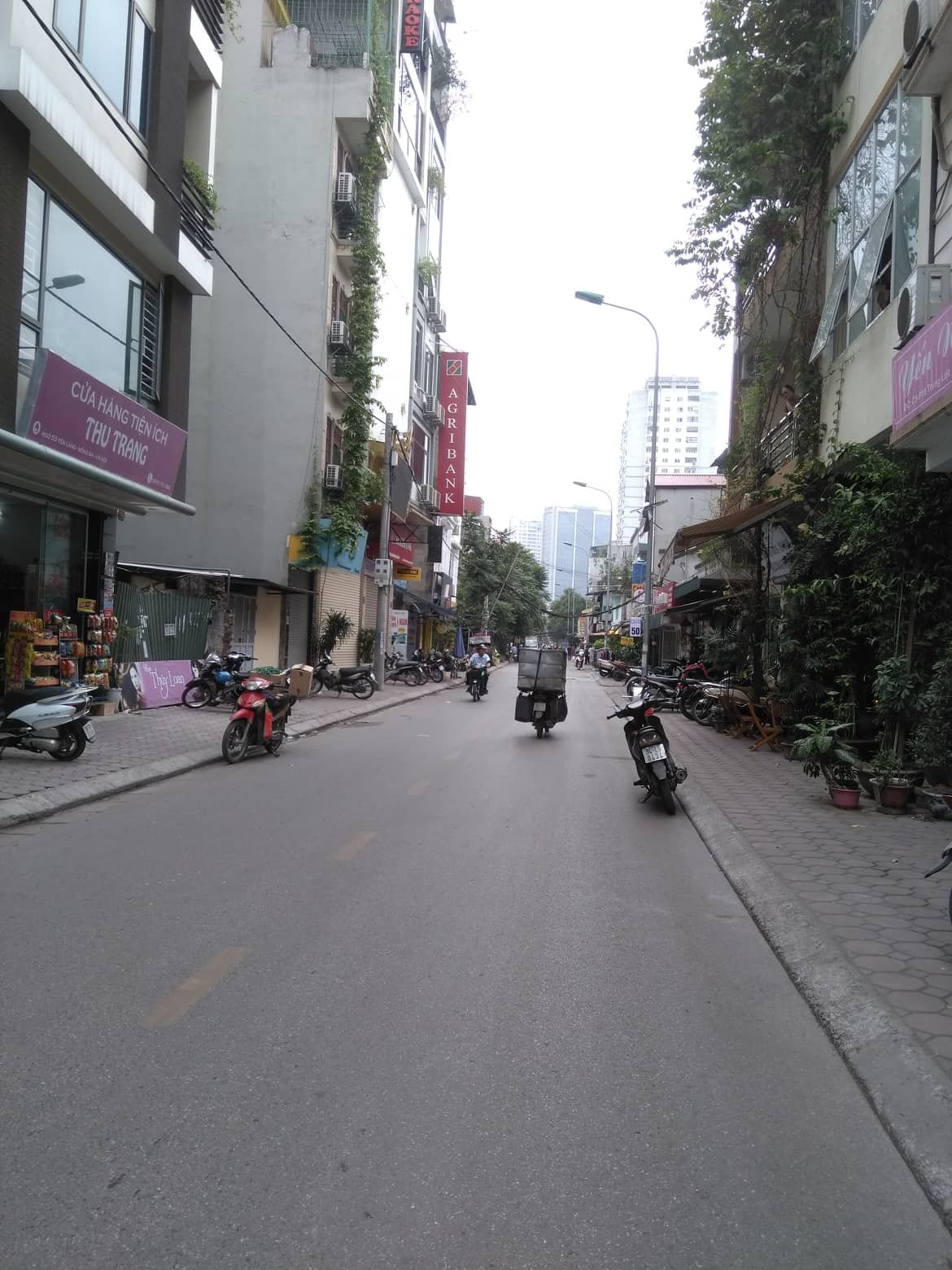 MẶT NGÕ PHỐ THÁI HÀ - Ô TÔ TRÁNH NHAU - NHÀ ĐẸP - TRUNG TÂM QUẬN ĐỐNG ĐA.