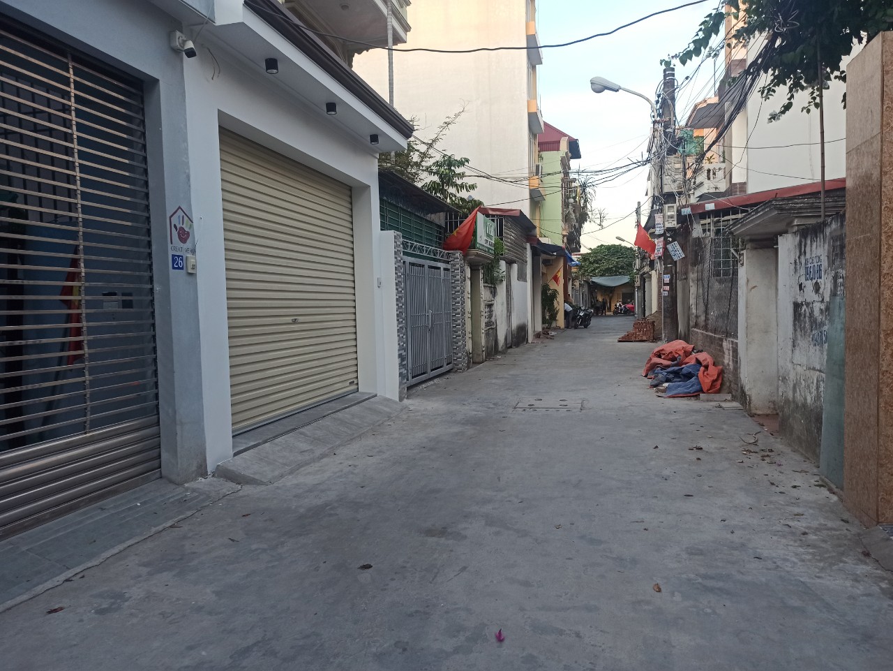 Bán đất mặt ngõ 82 Nguyễn Văn Hới, diện tích 71m, hướng Đông Nam, giá 3.1 tỉ