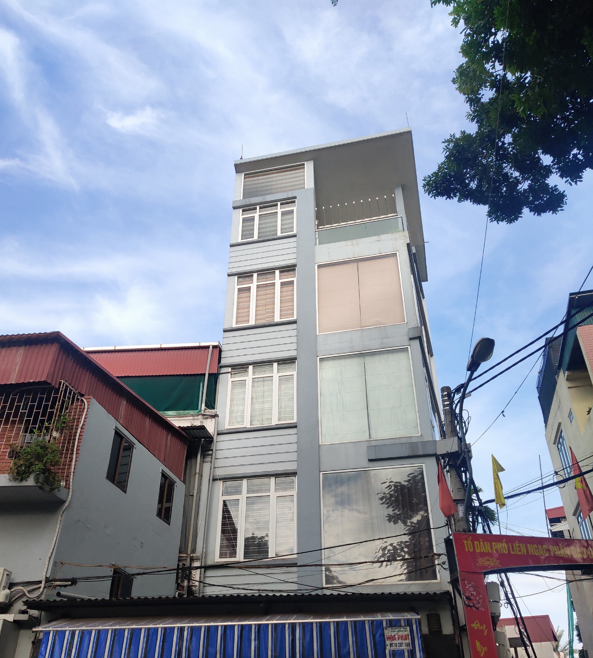 BÁN NHÀ ĐẸP- ĐƯỜNG ĐÔNG NGẠC - BẮC TỪ LIÊM , DT40m2 , MT4,5m,- 4TẦNG- GIÁ 5.7 TỶ ĐƯỜNG Ô TÔ ĐỖ CỬA