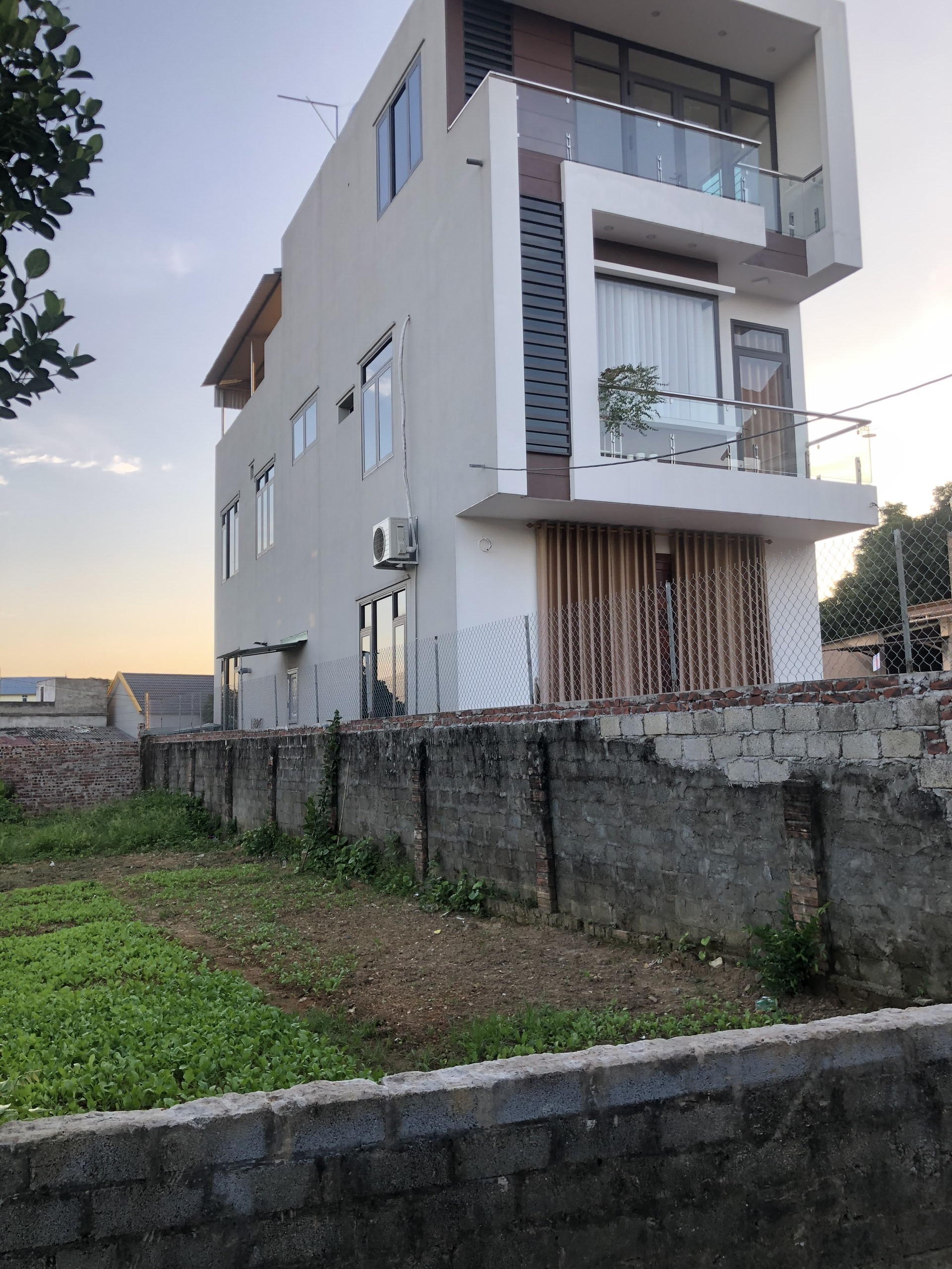 Gấp lắm rồi chủ cần tiền bán 119m2 tại đông sơn Phù hợp mua đầu tư hoặc ở đều tốt, sẵn sổ giao dịch Cách ql6 chỉ