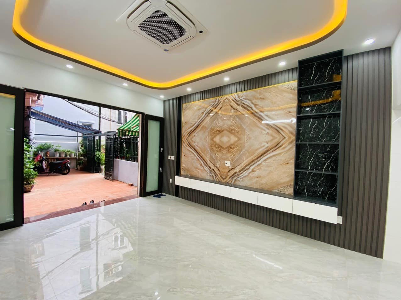 Bán nhà gần ngay Đại Học Hàng Hải, diện tích 48m 4 tầng GIÁ 3.55 tỉ, ngõ to, nông