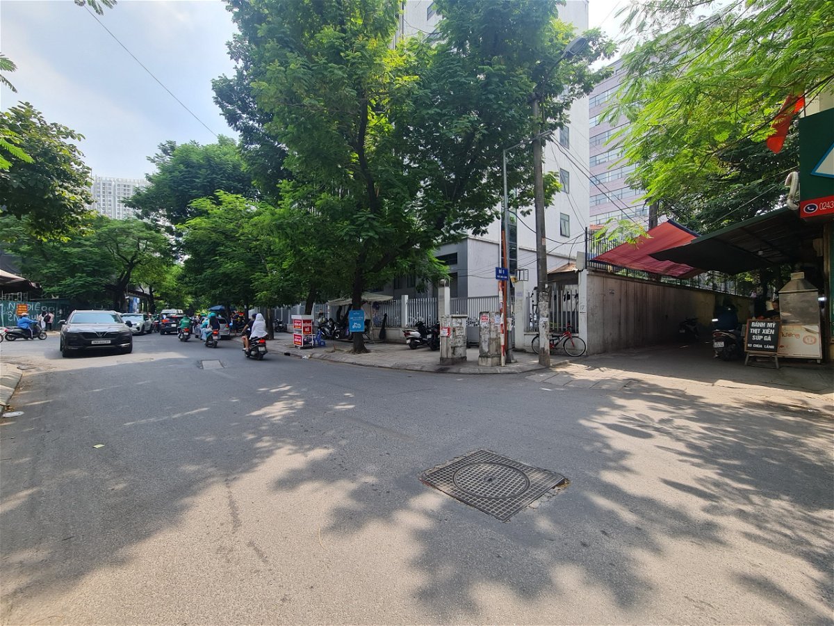 Bán Nhà Phố Chùa Láng Quận Đống Đa. 63m Mặt Tiền 4.3m Nhỉnh 14 Tỷ. Cam Kết Ảnh Thật Mô Tả Chính Xác. Chủ Muốn Bán Nhanh