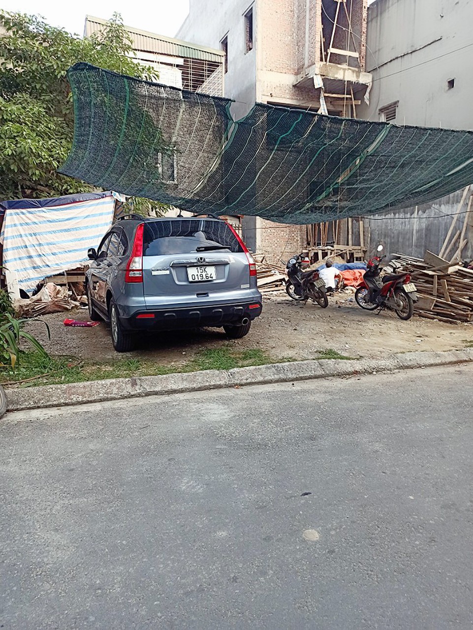 Bán đất mặt đường ĐÔng Trung Hành, diện tích 64m lô góc GIÁ 3.78 tỉ