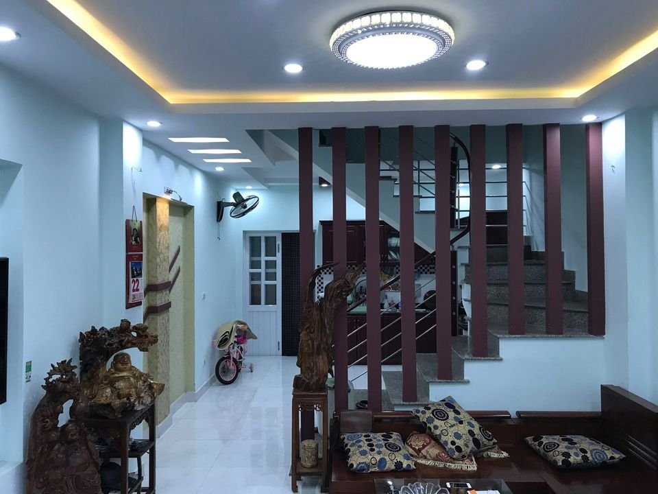 Bán nhà mặt ngõ Thư Trung cực nông, diện tích 40m 4 tầng GIÁ chỉ 2.3 tỉ