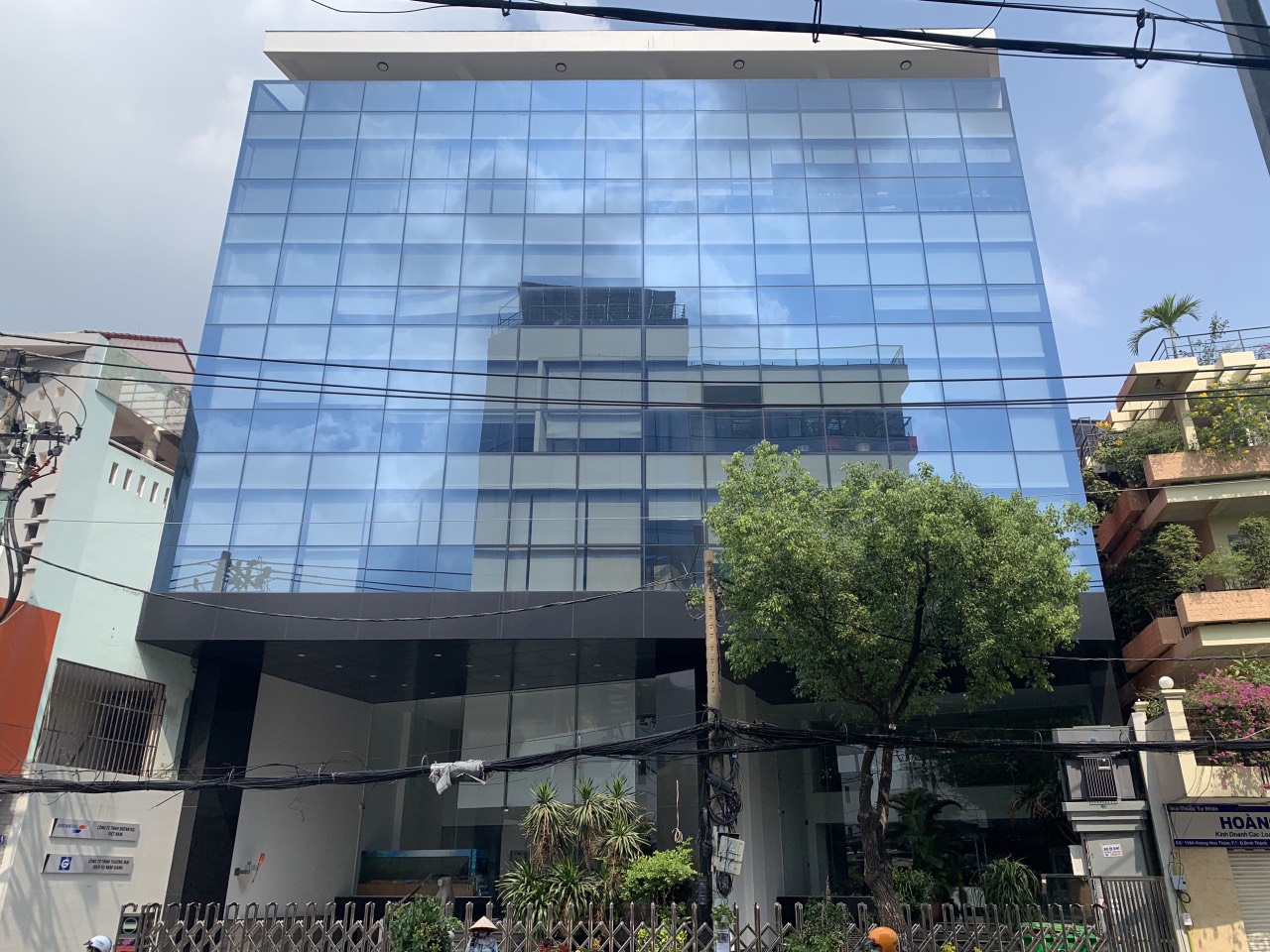 Bán tòa nhà MT khu vip P6, Quận 3. Ngang: 14 x 30m, giá: 310 tỷ hầm 5 tầng HĐT 500 triệu/th