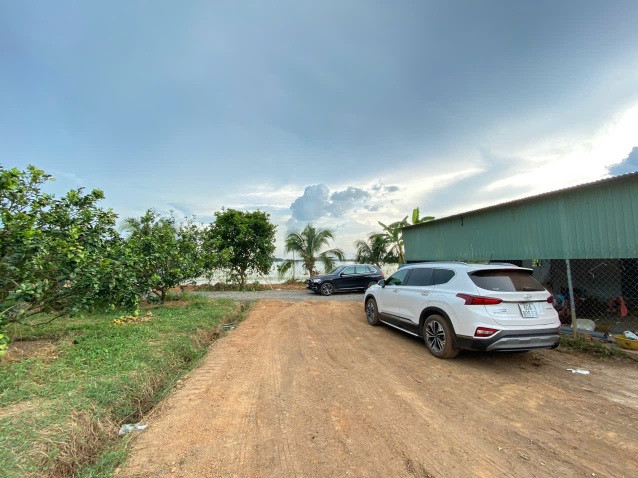 Bán 8200m2 vườn bưởi 7 năm tuổi, View hồ Trị An,xã Mã Đà,đường xe hơi vi vu