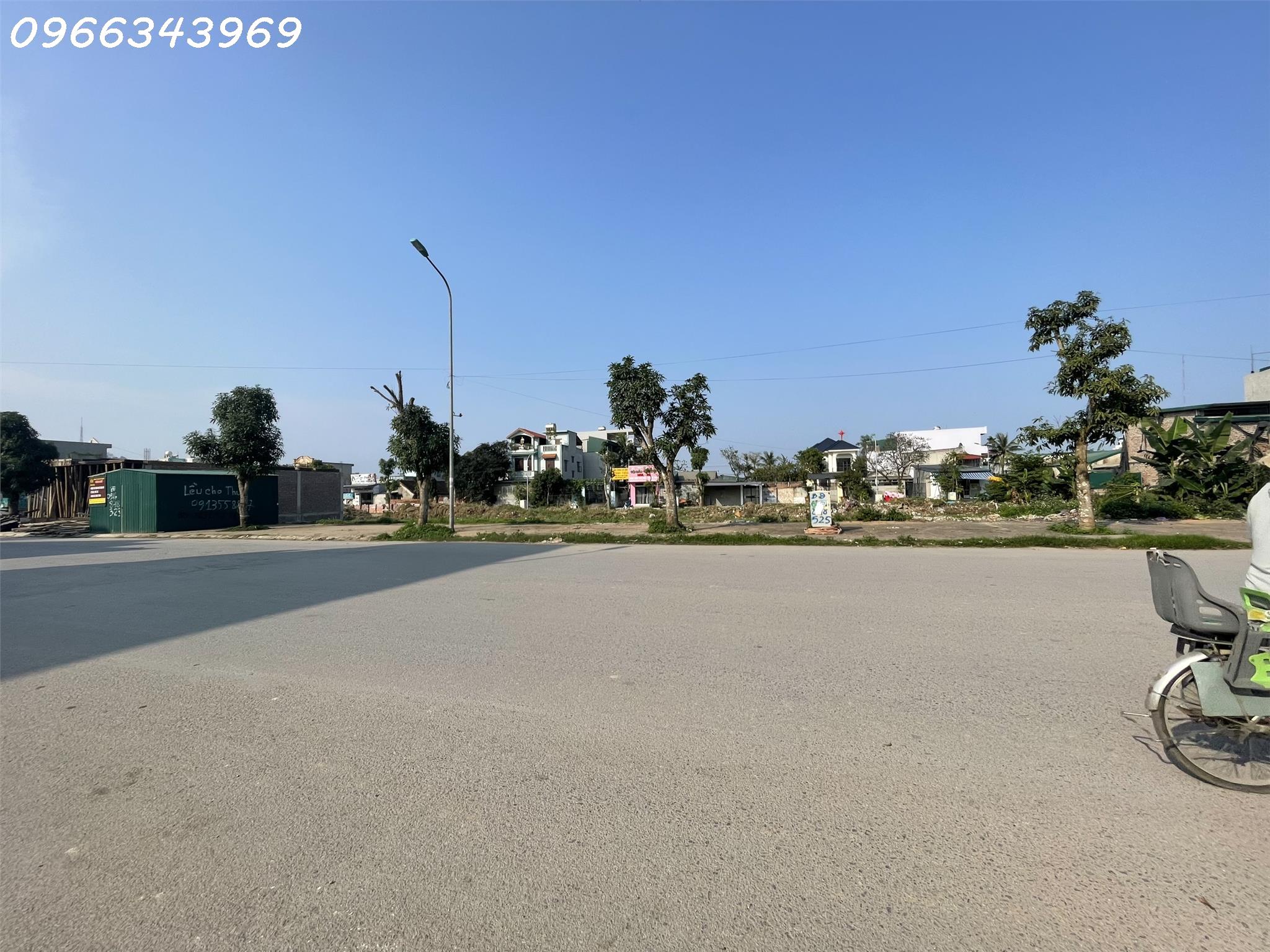 ĐẤT NỀN HÀNG CAU HỢP LỰC. XÂY ĐƯỢC NGAY. CÓ SỔ RIÊNG, LH: 0966343969