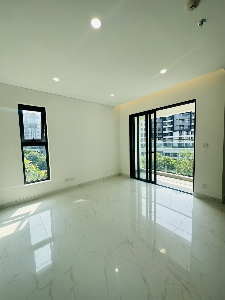Bán căn 2pn - 85.3m2 CH Celadon city Tân Phú Khu Alnata giá 4.3 tỷ (102% full)