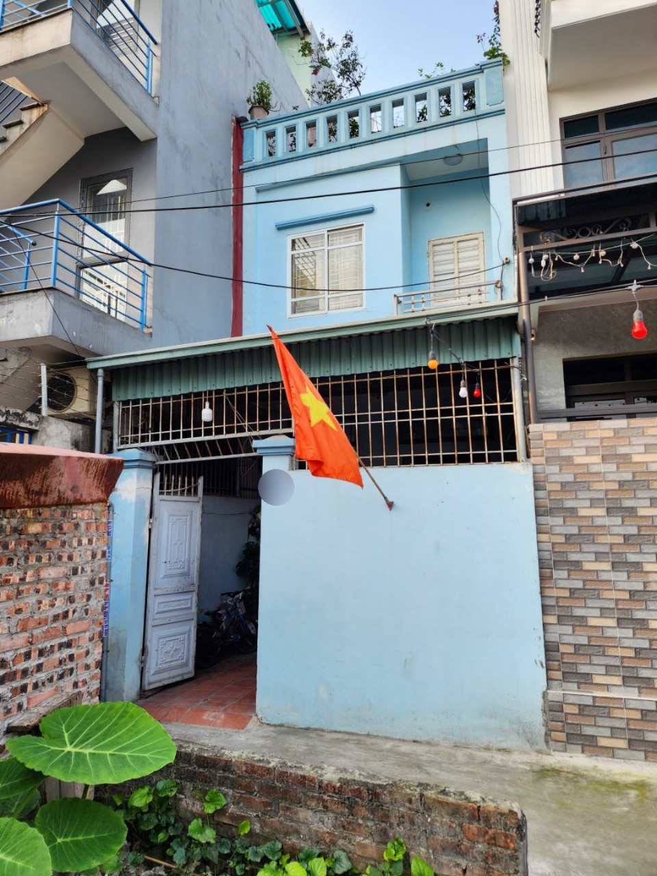 Bán nhà độc lập dân xây sân cổng riêng, Ngô Gia Tự, 66m 2 tầng GIÁ 2.45 tỉ gần Văn Cao