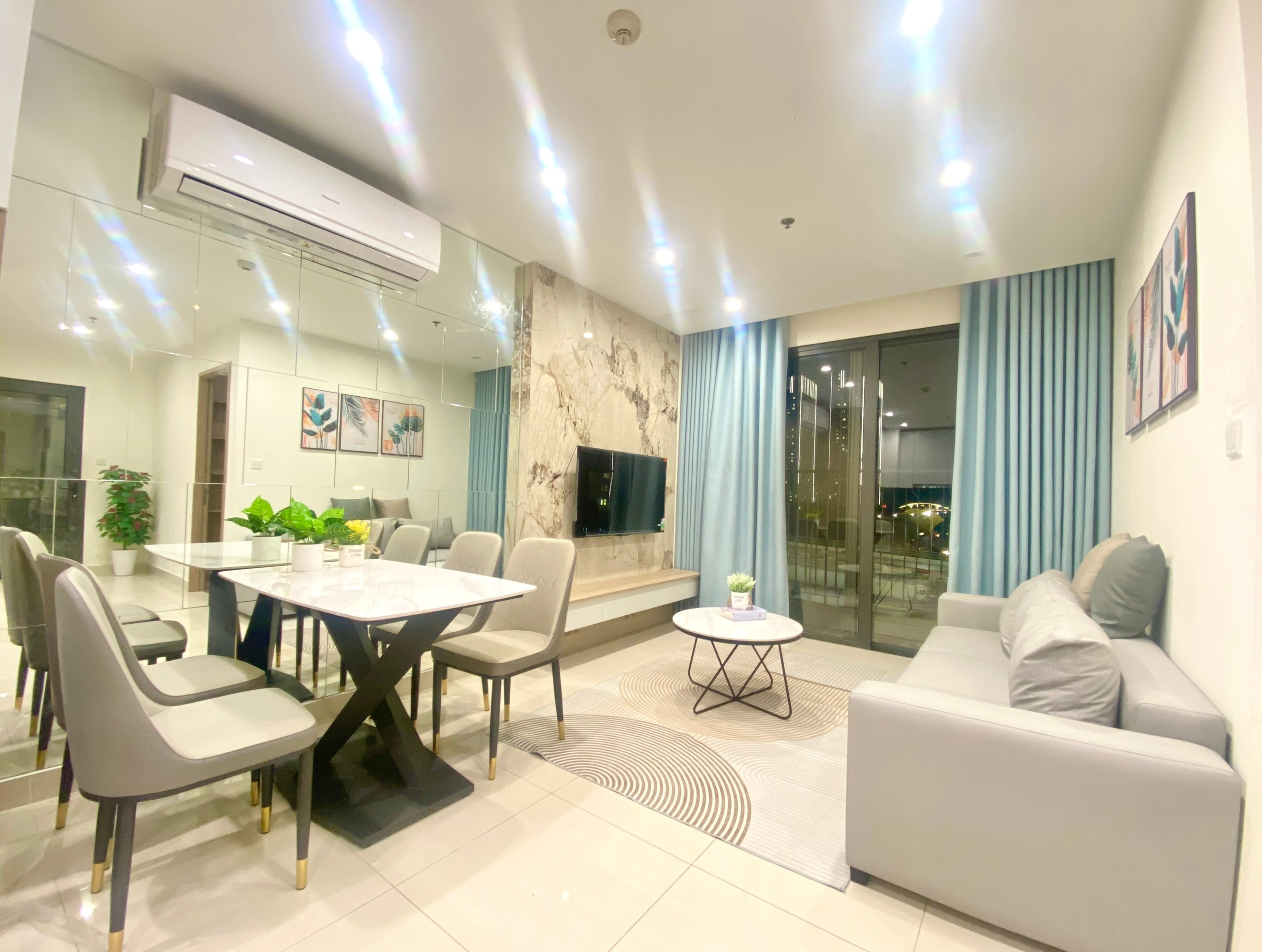 Bán căn chung cư Vip Vin Smart city 2 ngủ full nội thất. giá rẻ nhất khu. chỉ 2 tỷ 780 bp