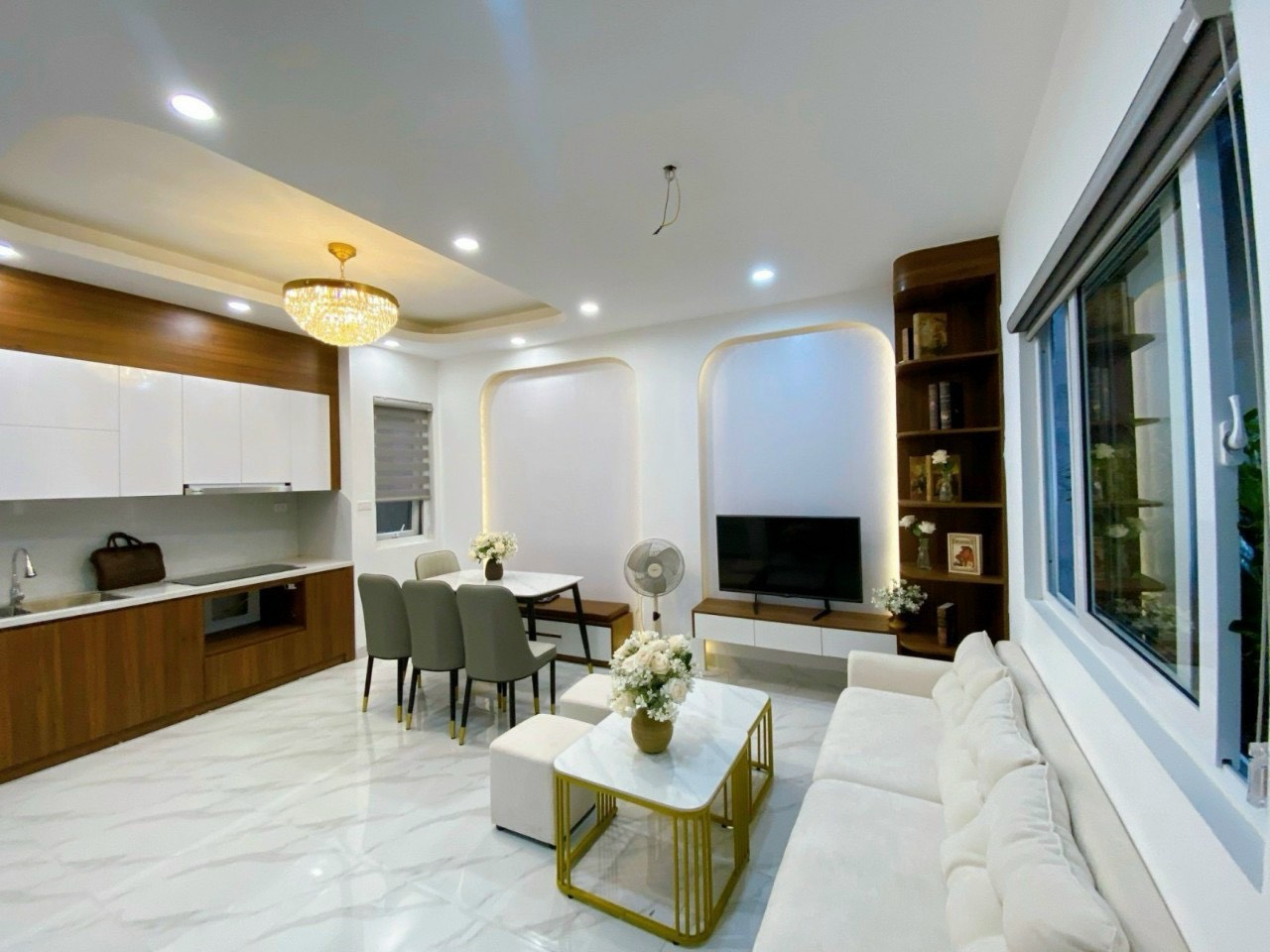 SIÊU PHẨM LÔ GÓC VĂN QUÁN - HÀ ĐÔNG - 33M - 5T - PL - OTO - KD - NHỈNH 4 TỶ.