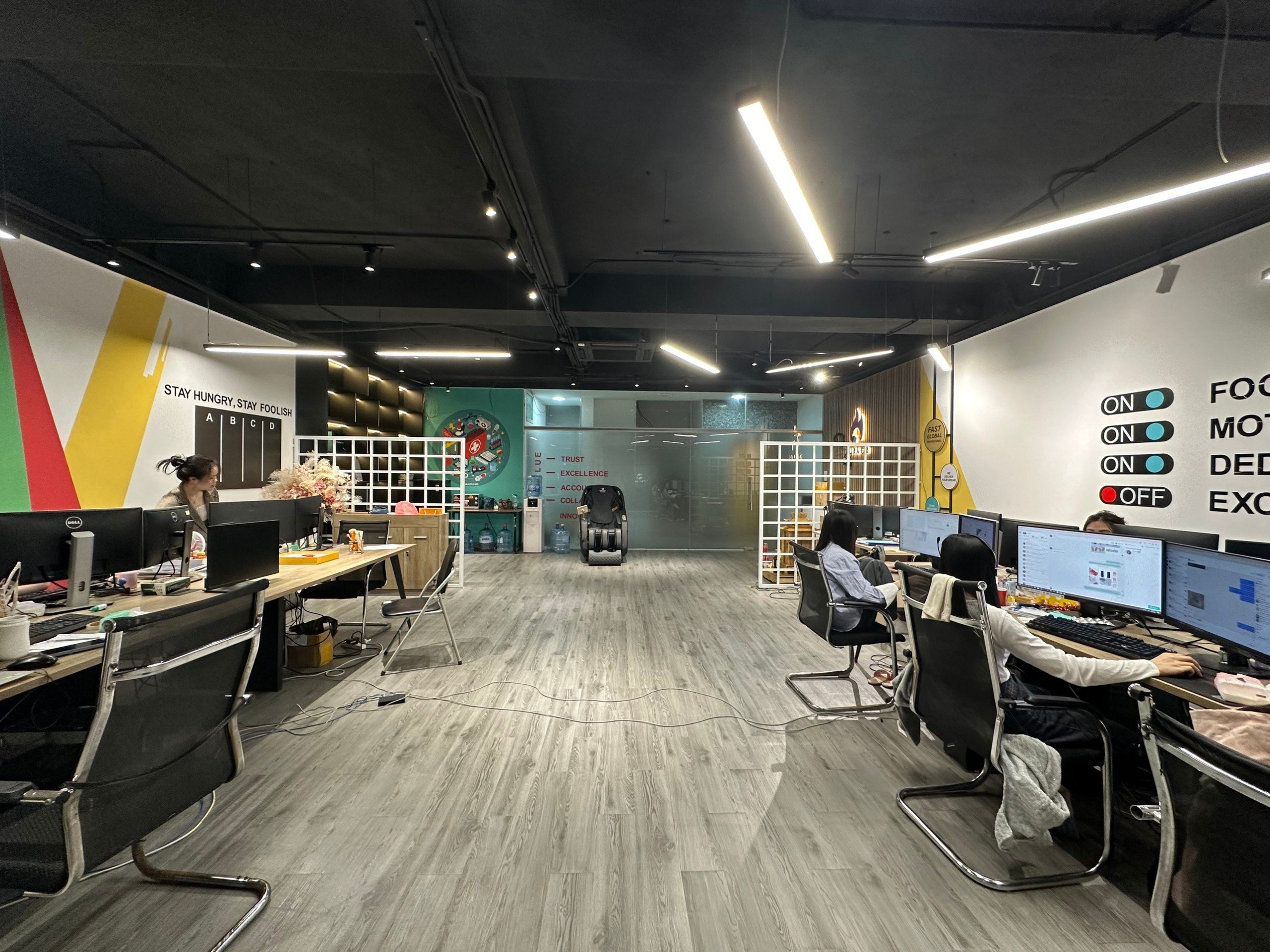 Cho thuê văn phòng công nghệ thông tin 120m2, full nội thất tòa Việt Á, Duy Tân, Cầu Giấy