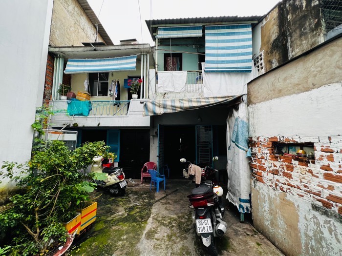 **MẶT TIỀN DIÊN HỒNG - LÊ VĂN DUYỆT - CÁCH BỜ KÈ TRƯỜNG SA 50m - CHỈ 12.9 Tỷ /110m²**