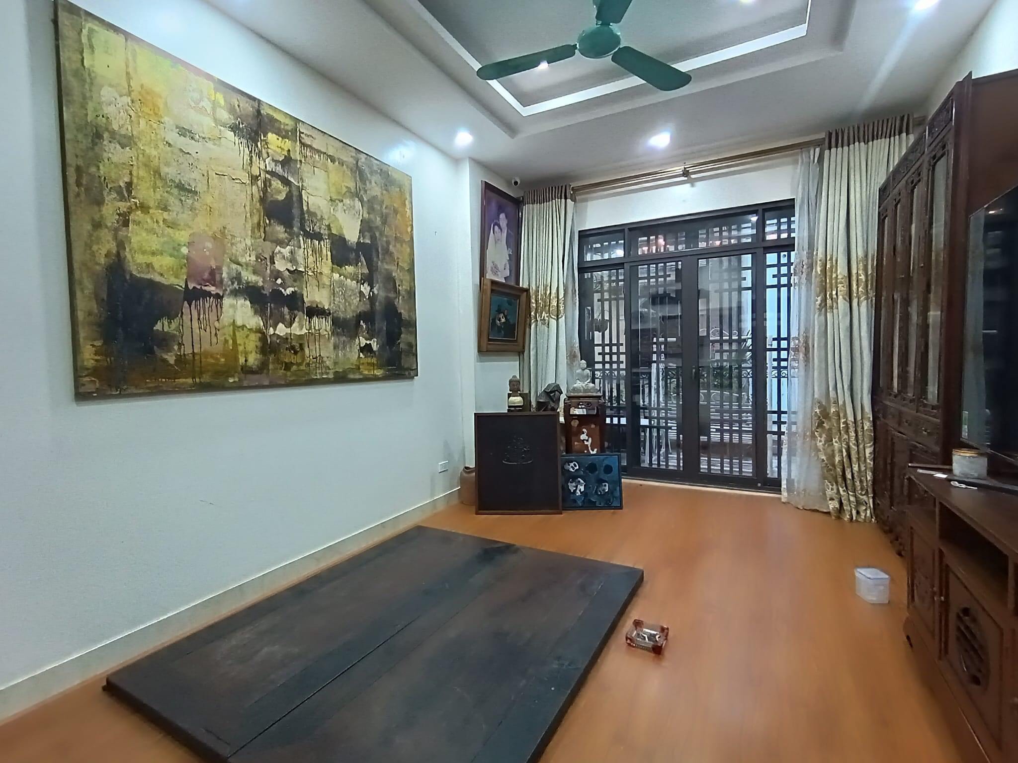 Bán nhà 70m 7T Nguyễn V Cừ Long Biên oto ,KD, nhỉnh 7 tỷ .