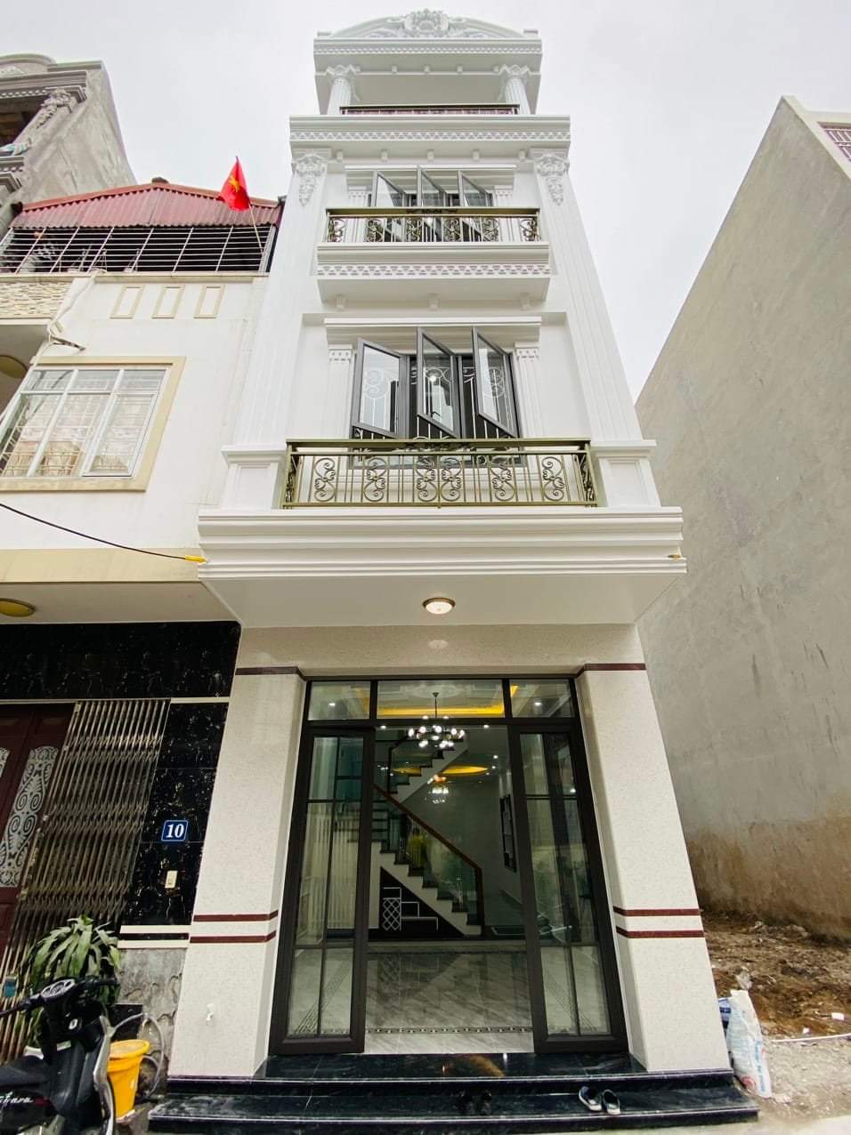 Bán nhà xây mới gần ngay Lê Hồng Phong, diện tích 48m 4 tầng GIÁ 3.95 tỉ ngõ ô.tô