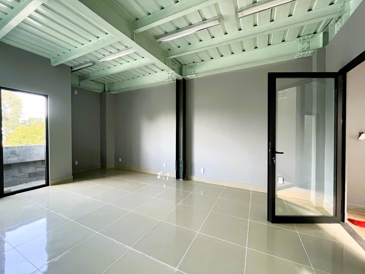 Cho thuê nhà 1T2L 276m2 mặt tiền đường Phạm Văn Đồng Linh Tây