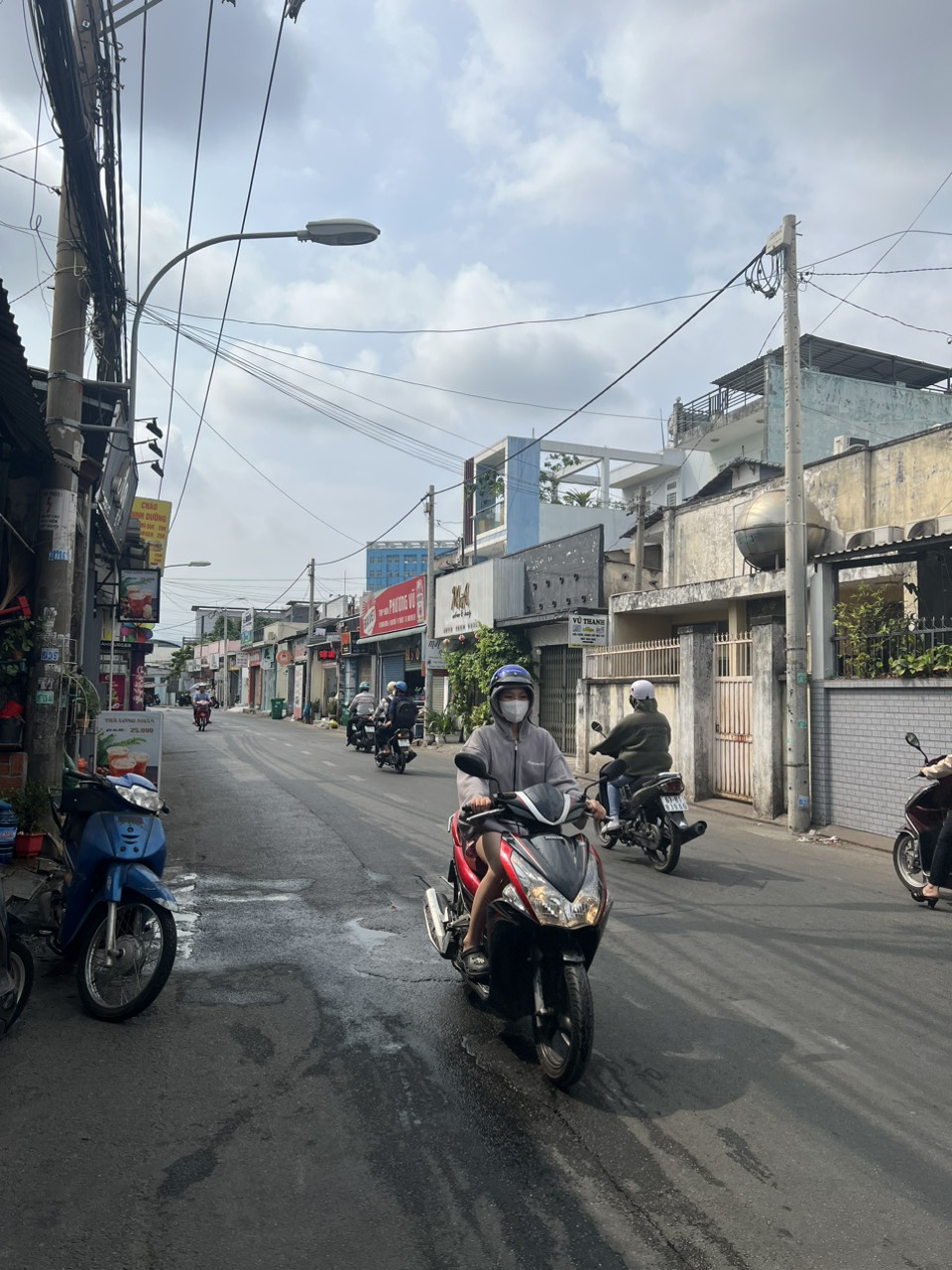 Nhà C4 Linh Tây 75m2 3.7 ty sẵn dòng tiện 10tr/ th 4 phòng trọ gàn MT Kha Vạn Cân