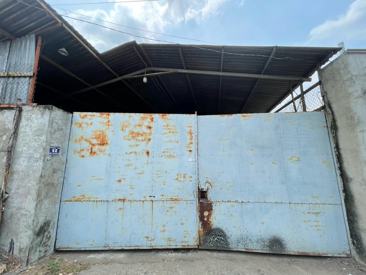 Cần bán Kho, nhà Xưởng 733m2, cách đường Hoàng Hữu Nam 200m, giá 26 tỷ