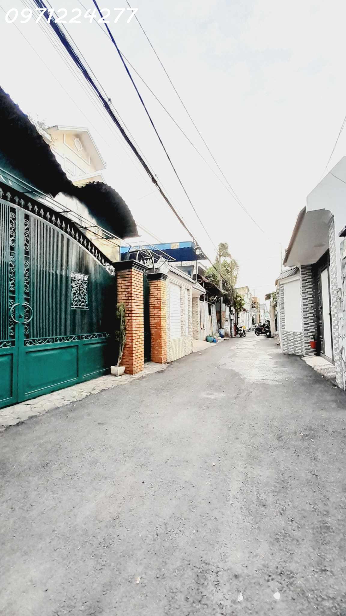 BÁN NHÀ HẺM ĐƯỜNG 13- LINH XUÂN - THỦ ĐỨC 132M2 ( 5.3 X 25 ) NHÀ CẤP 4 + 2PN - XE HƠI NGỦ TRONG NHÀ.