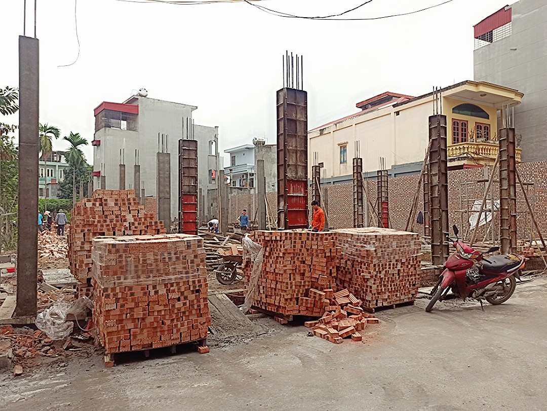 Bán nhà xây mới phố Kiều Sơn - Văn Cao, diện tích 42m 4 tầng GIÁ 3.3 tỉ ngay mặt đường