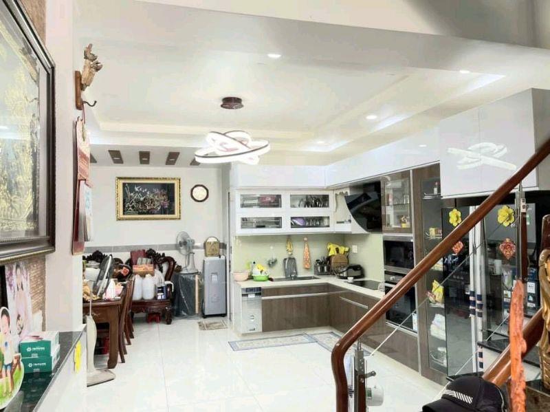 TÂN PHÚ - NHÀ MỚI ĐẸP - CÓ GARA Ô TÔ - DT 90M2 - GIÁ 10 TỶ