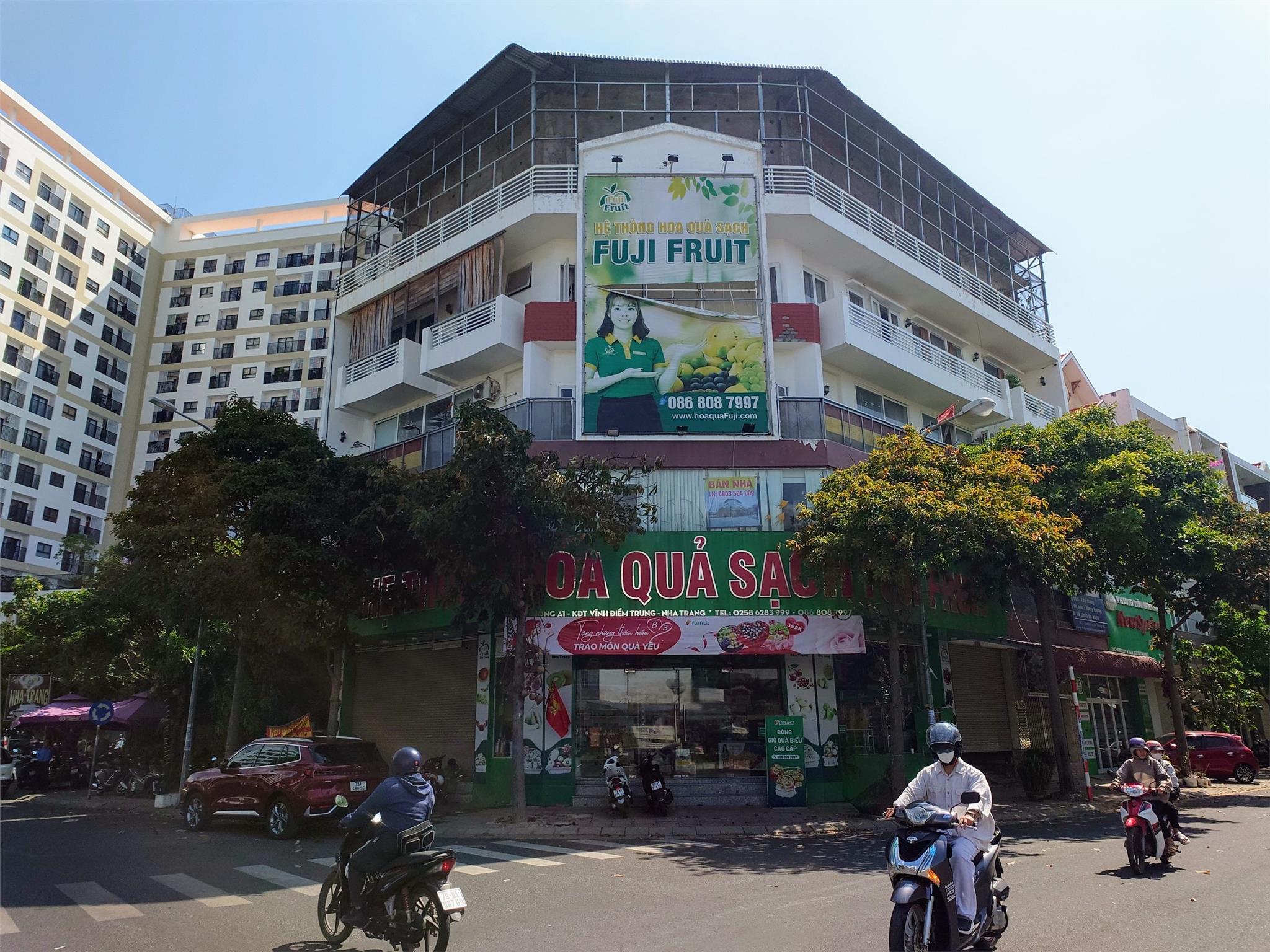 HOT !!! NHÀ Chính Chủ - Giá Tốt - Cần Bán Nhà 3 Mặt Tiền 5 Tầng Đường Chính Khu Đô Thị Vĩnh Điềm Trung