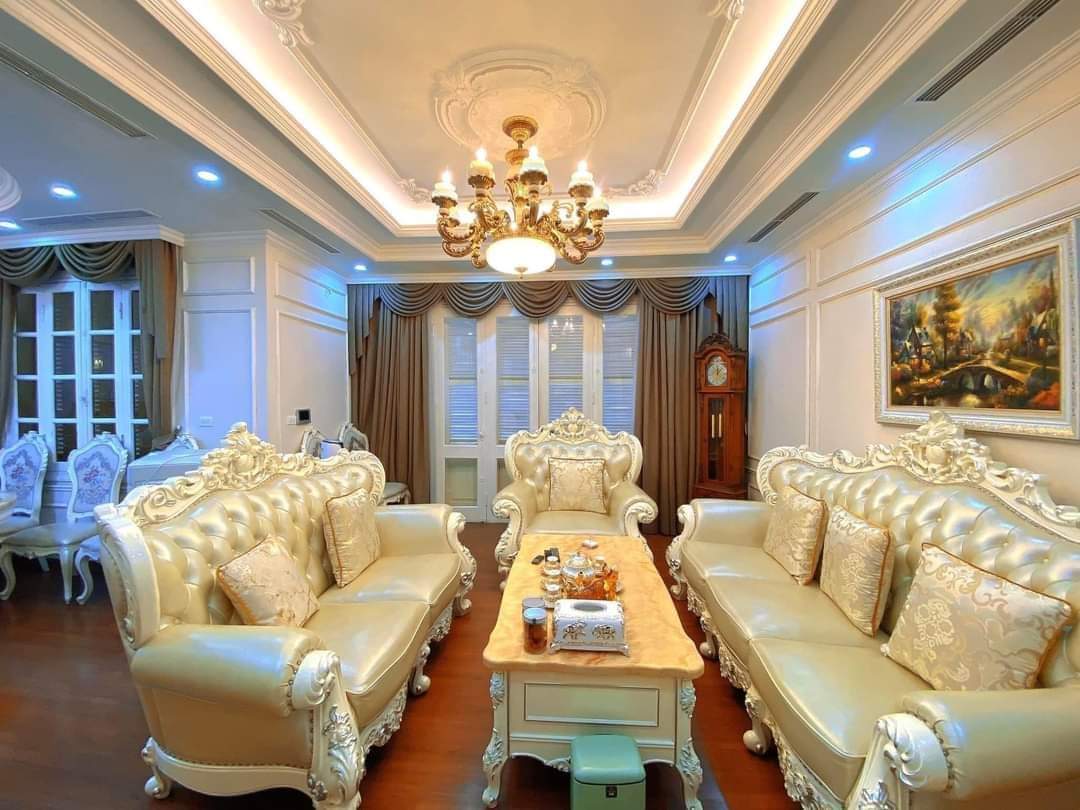 Hơn 40 Tỷ, Biệt Thự Vip Cầu Giấy - Phố Trung Kính, 160m x 4 tầng x mặt tiền 13m.