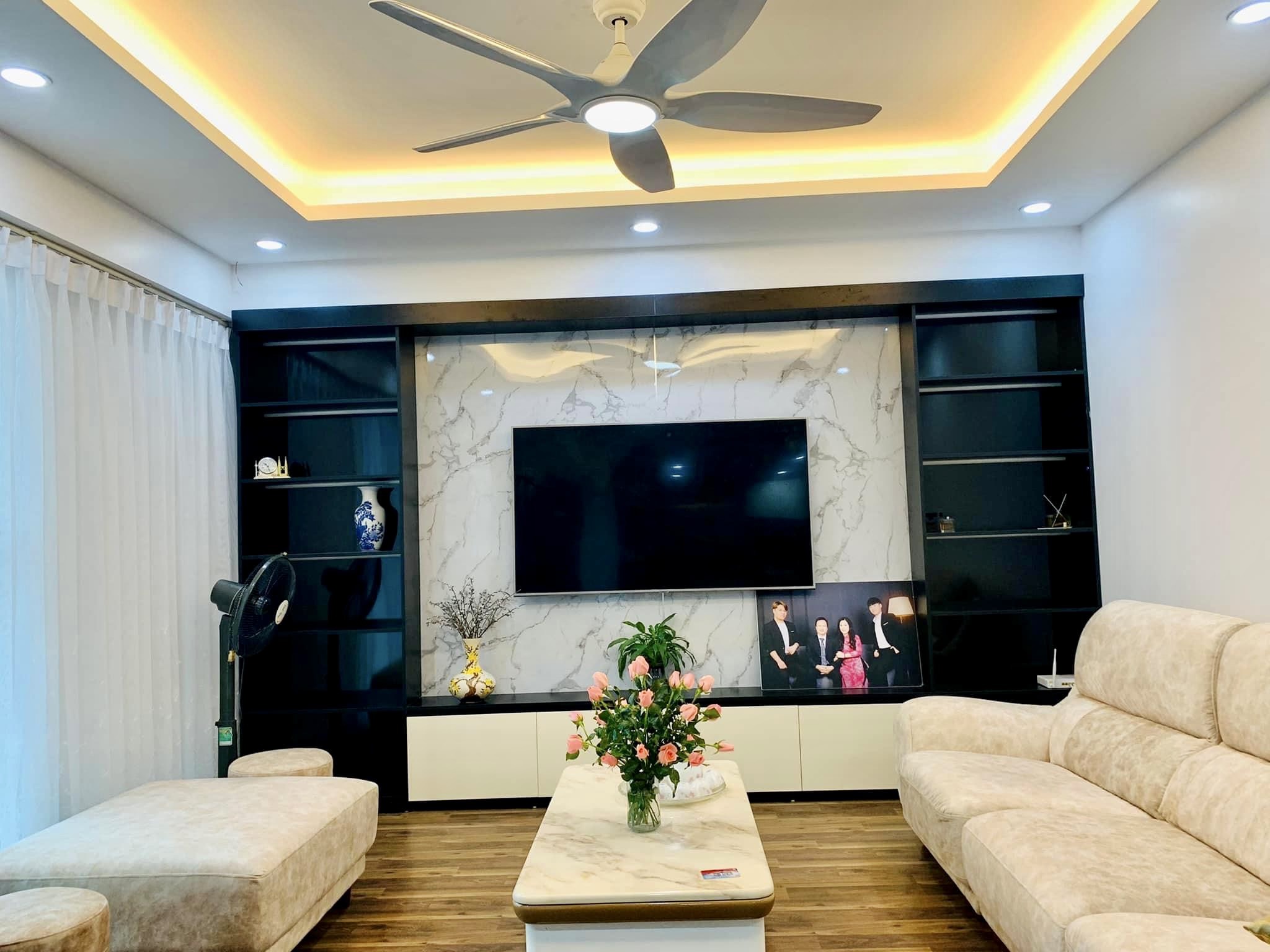 Chính chủ gửi bán gấp căn hộ Goldmark City, 136 Hồ Tùng Mậu 160m Bắc Từ Liêm.Tặng nội thất
