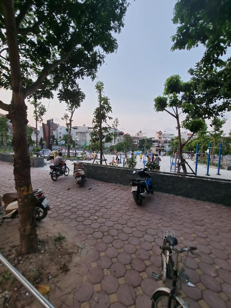 Bán gấp nhà trung Văn Nam Từ Liêm 64 m 2 thoáng gara ô tô 5 tầng view hồ giá 11 tỷ