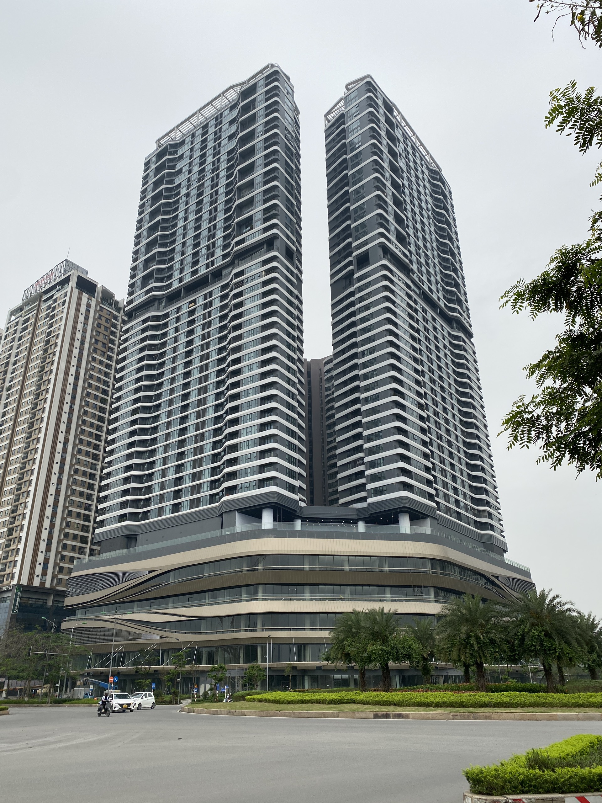 Cho thuê văn phòng công nghệ thông tin, logistics 2300m2 tòa han jardin (N01T6-T7), vị trí vàng khu ngoại giao đoàn