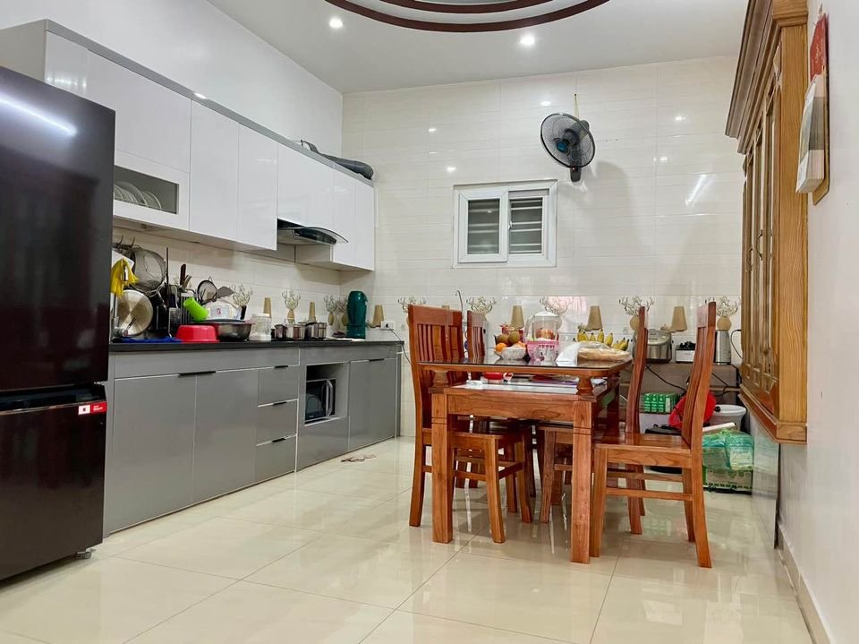 Bán nhà Thiên Lôi gần ngã 4 Phúc Tăng, diện tích 46m 3 tầng GIÁ 2.6 tỉ sân cực rộng