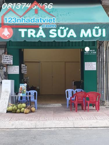 Mặt bằng mặt tiền số 123 đường Bàn Cờ Q3 cho thuê rẻ