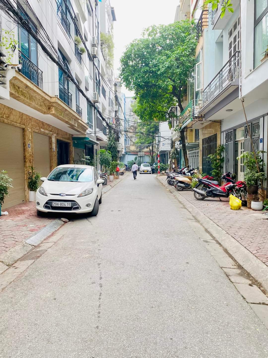 Nhỉnh 21 tỷ, Siêu Phẩm Cầu Giấy, Phố Mạc Thái Tổ 60m x 4T x Mt 5m. LH 0901766566.