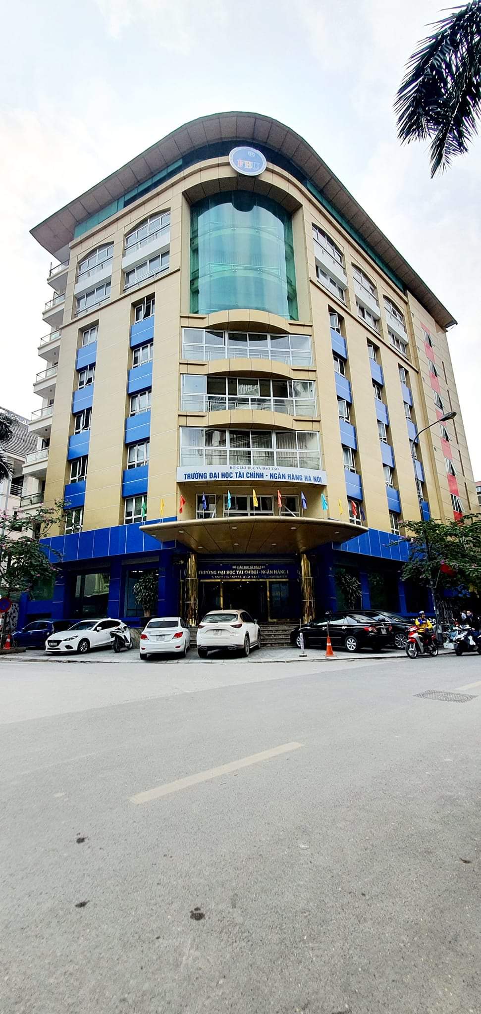 Mảnh Đất Vàng, Mặt Phố Dịch Vọng Hậu 140m x 2T x Mt 12m. Giá 63 tỷ.