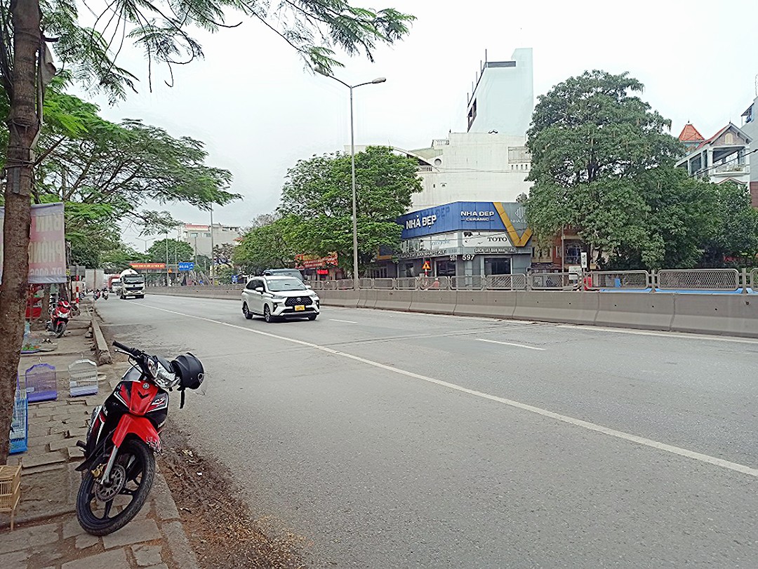 Bán nhà mặt đường Nguyễn Văn Linh, vị trí cực đẹp gần AEON, 54m 3 tầng GIÁ 5.7 tỉ