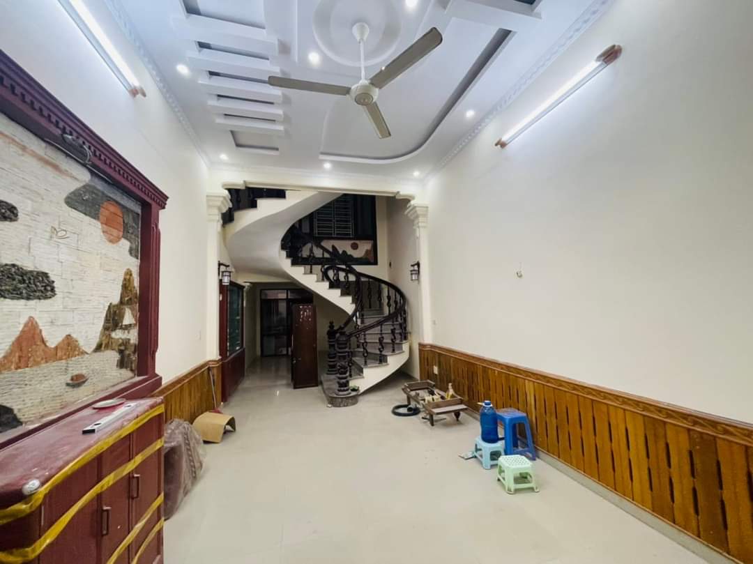 Bán nhà ngõ 45 Kiều Sơn, diện tích 72m 3.5 tầng GIÁ 2.85 tỉ sân cổng riêng