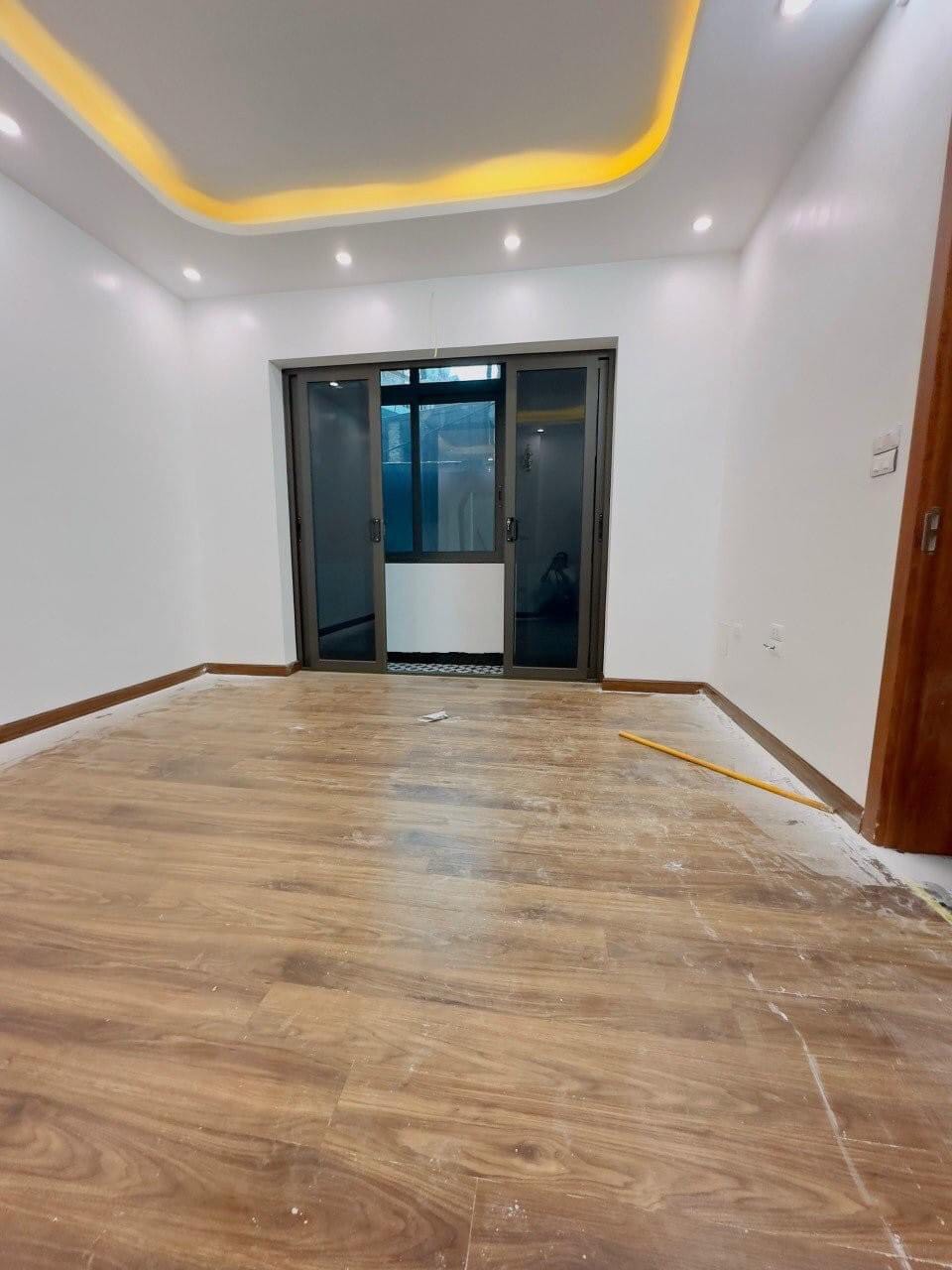 MỚI MẶT NGÕ LINH QUANG, ĐĐ, 30M*4 TẦNG, MT 6,5M,Ô TÔ CÁCH 20M, NGÕ 3M, GIÁ 5,95TỶ