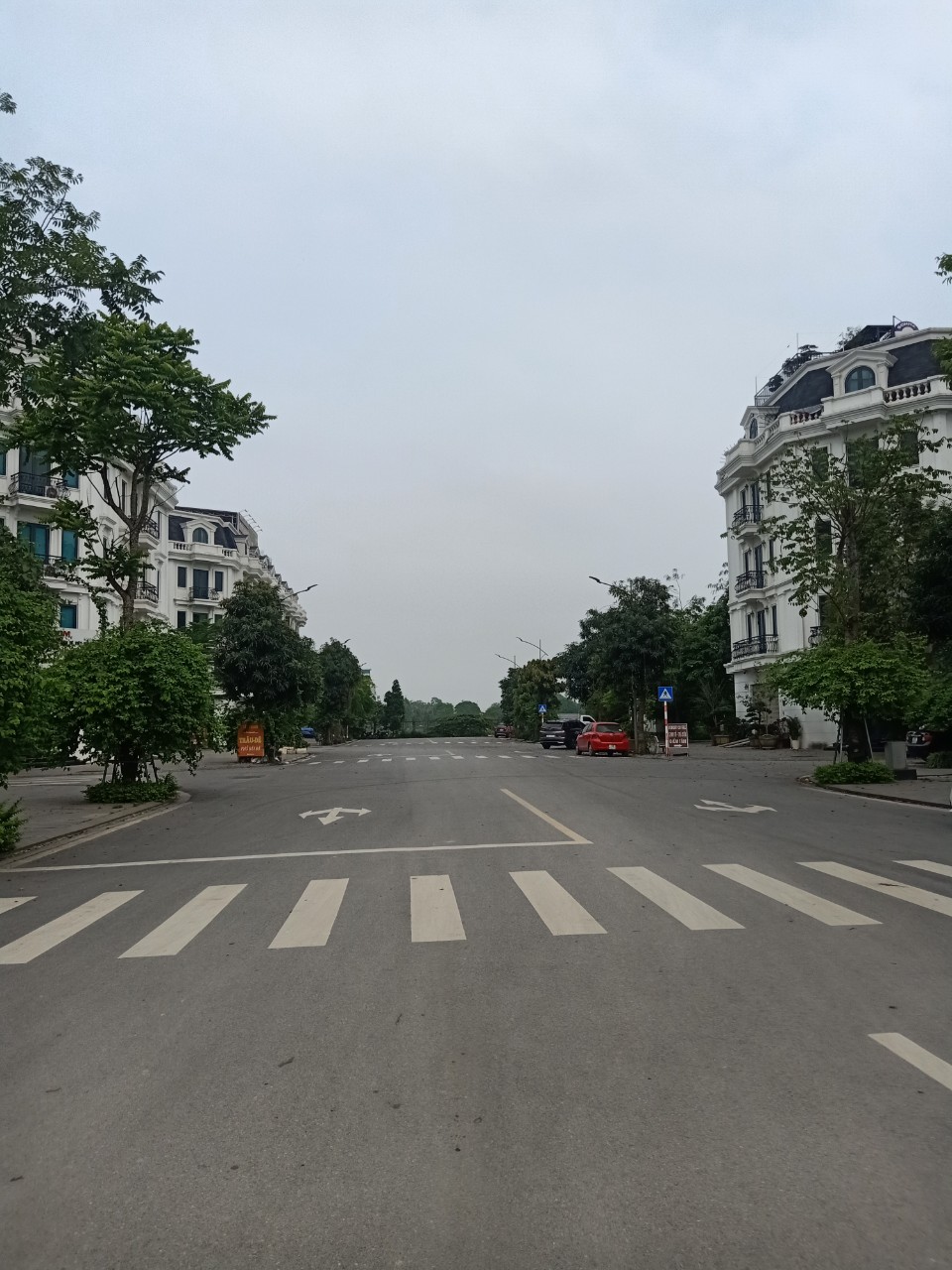 Bán nhà KĐT Kiến Hưng LUXURY 75 m 5 t thang máy mt 5 m vỉa hè kd giá 13 tỷ 35