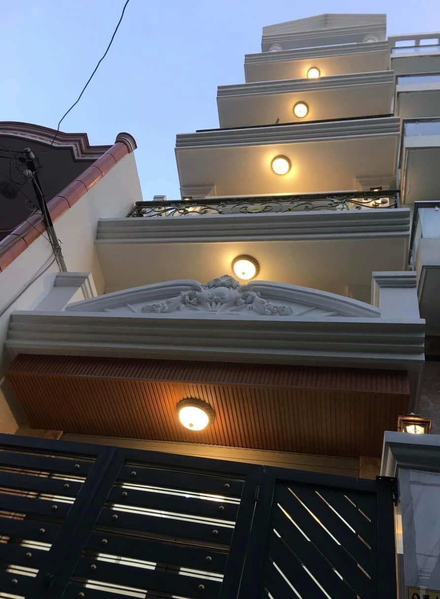 Bán Căn Hộ Dịch Vụ, Thái Phiên, Q11, 6 tầng, có sẵn dòng tiền 35 triệu tháng,có thang máy, sổ vuông, Giá 12 tỷ