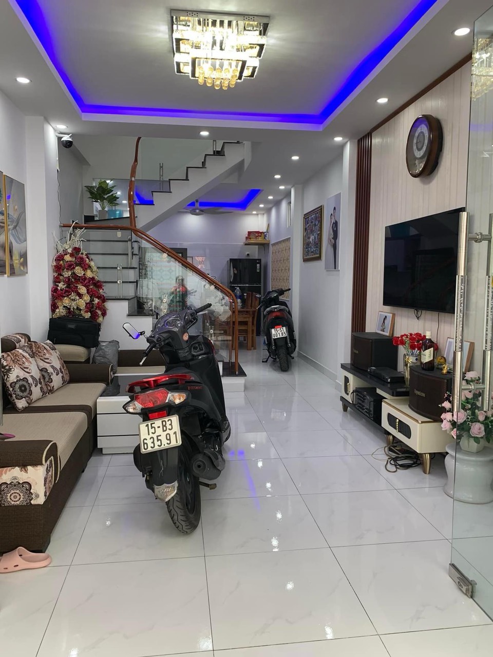 Bán nhà Nguyễn Văn Linh, diện tích 43m 3 tầng GIÁ chỉ 2.35 tỉ ngõ cực nông, gần Thiên Lôi