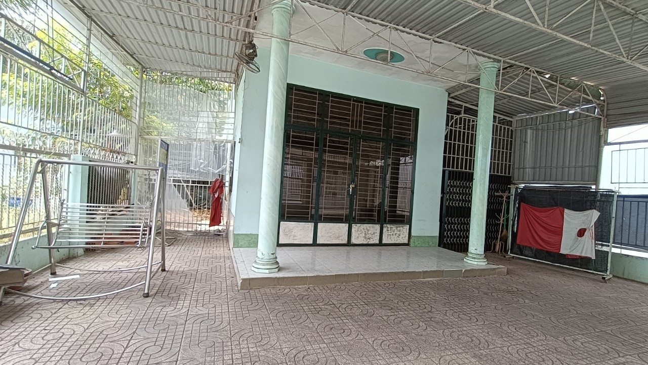 718 Nhà Chỉ : 8 triệu/tháng Cho thuê nhà diện tích rộng . Trục chính hẻm thông , cách đường Trần Vĩnh Kiết Vài