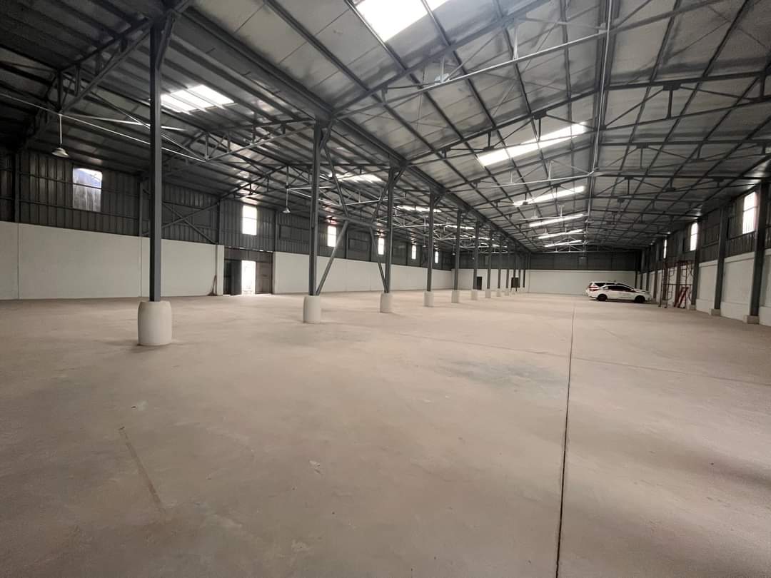 Cho thuê kho xưởng tại Tây Hồ, Hà Nội. Diện tích 1400m khung thép kiên cố, xưởng cao 6.5m, tường xây bao quanh, xe