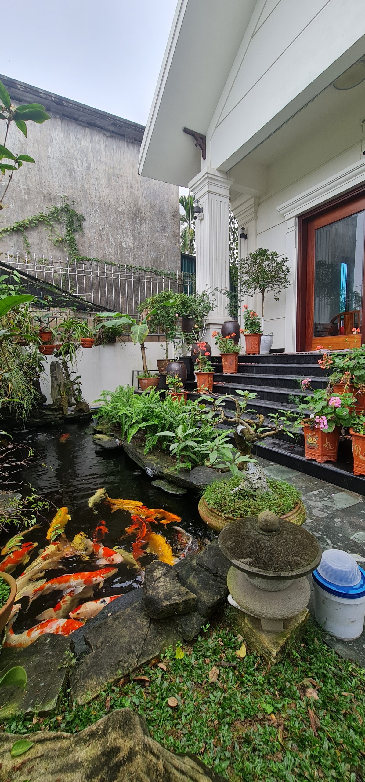 Nhà Mới To Đẹp DT 225m2, Mt 14m, ô tô, Hoàng Văn Thái